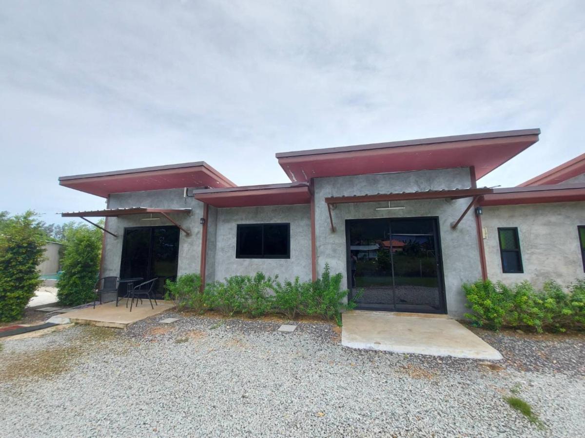 Malinee Resort Bang Tao Beach  Exterior foto