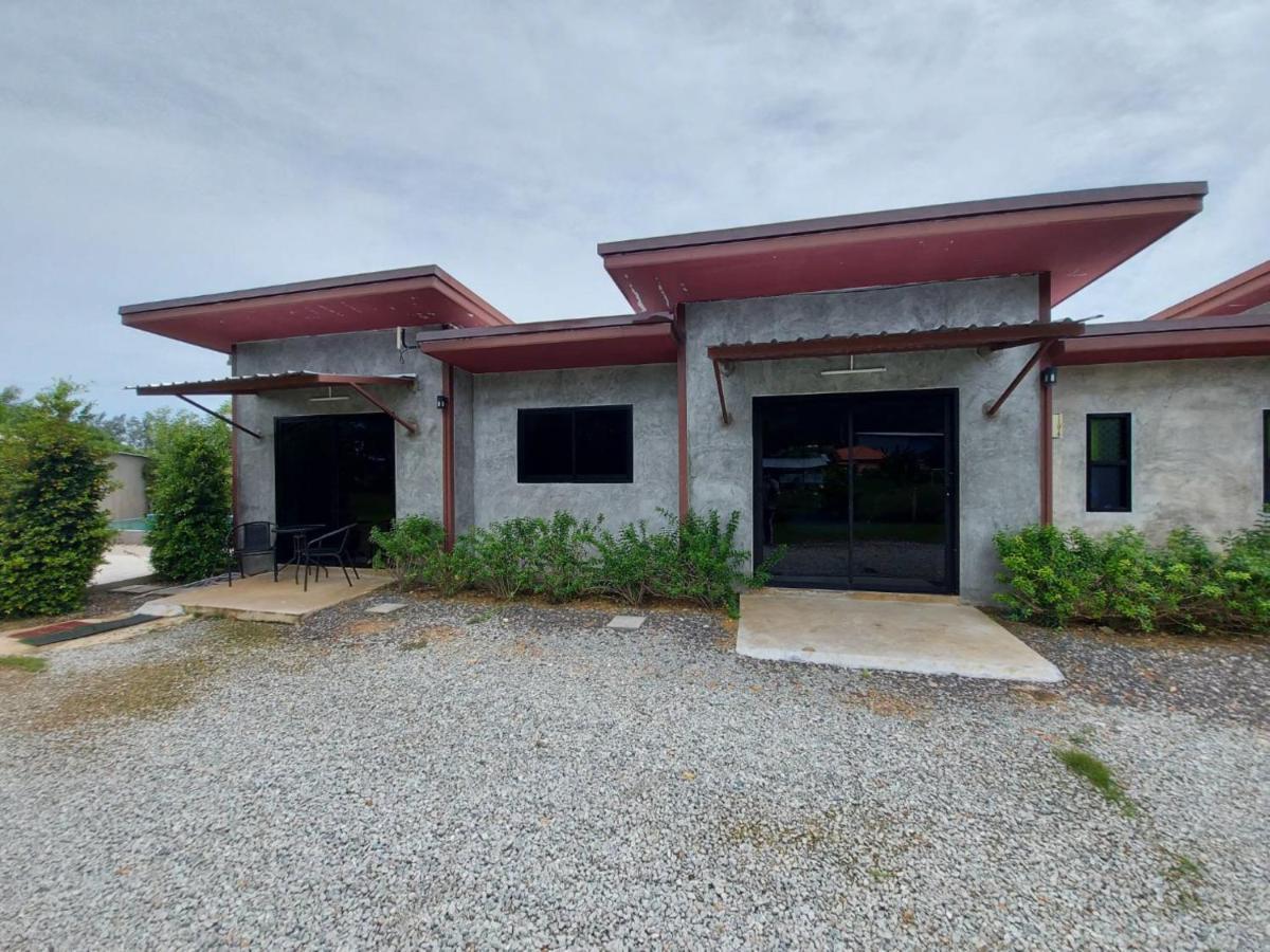 Malinee Resort Bang Tao Beach  Exterior foto